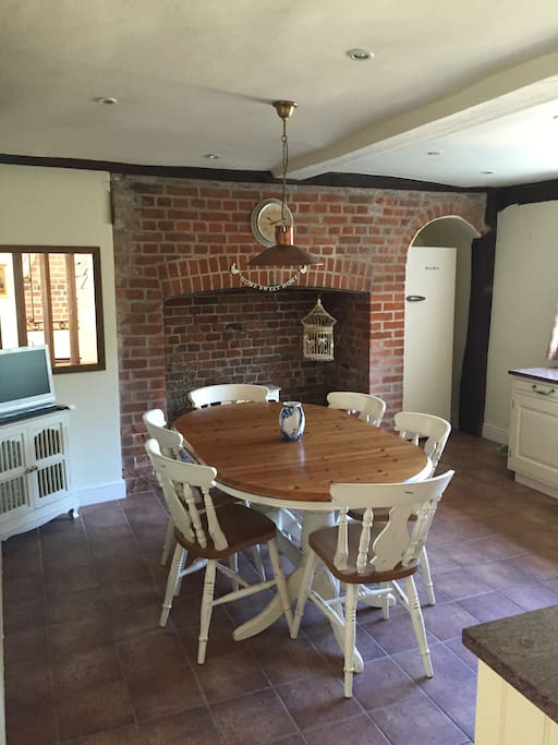 Spacious kitchen dining area