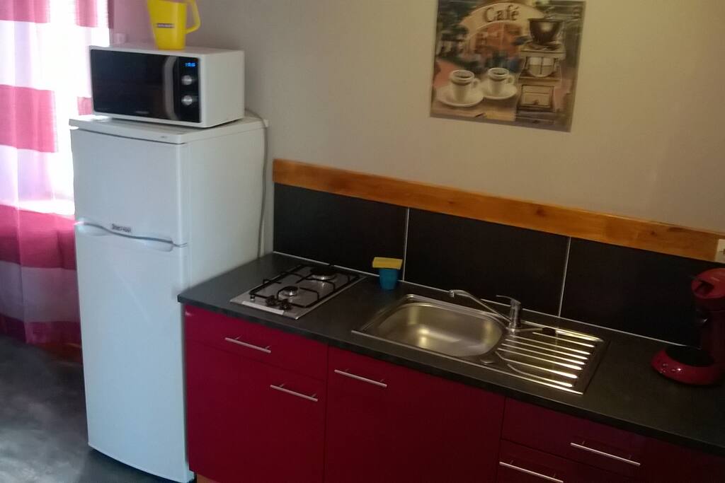 Une cuisine équipée des plus confortable.