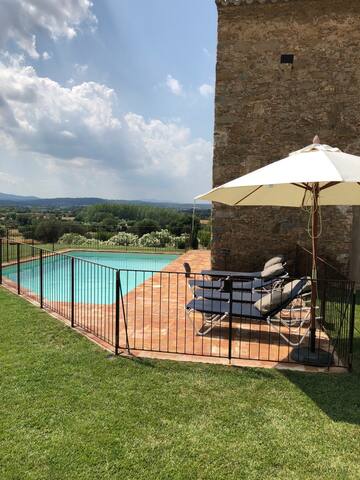 Masía del S.XVI con piscina y jardín en Ullastret gallery image 2