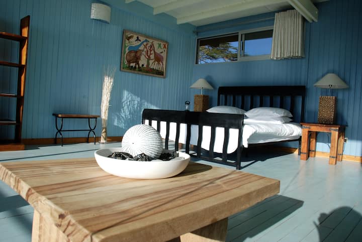 מיטה זוגית באגף הצמוד