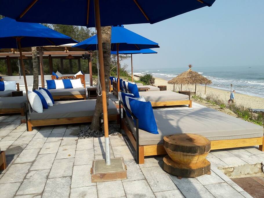 beach restaurant