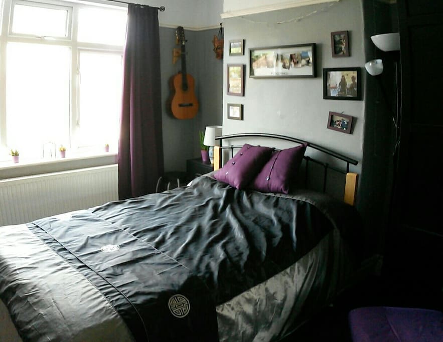 Guest bedroom