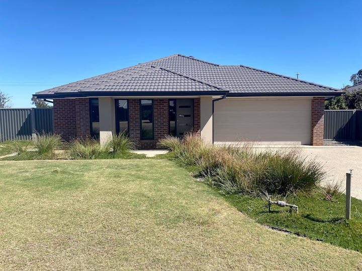 Yarrawonga Holiday Rentals & Homes Victoria, Australia Airbnb