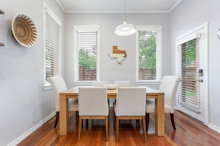 Spacious Home near Zilker Park & Barton Springs gallery image 3