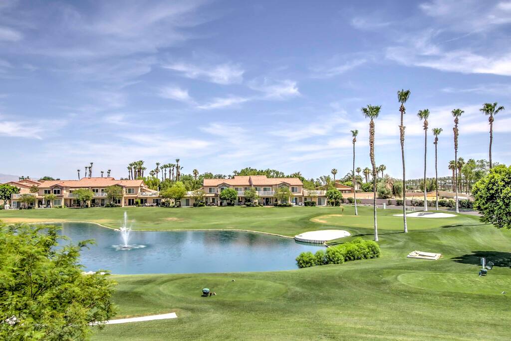 This property sleeps 5 and offers access to a plethora of amenities such as 4 tennis courts, 6 swimming pools, hot tubs and a gym.