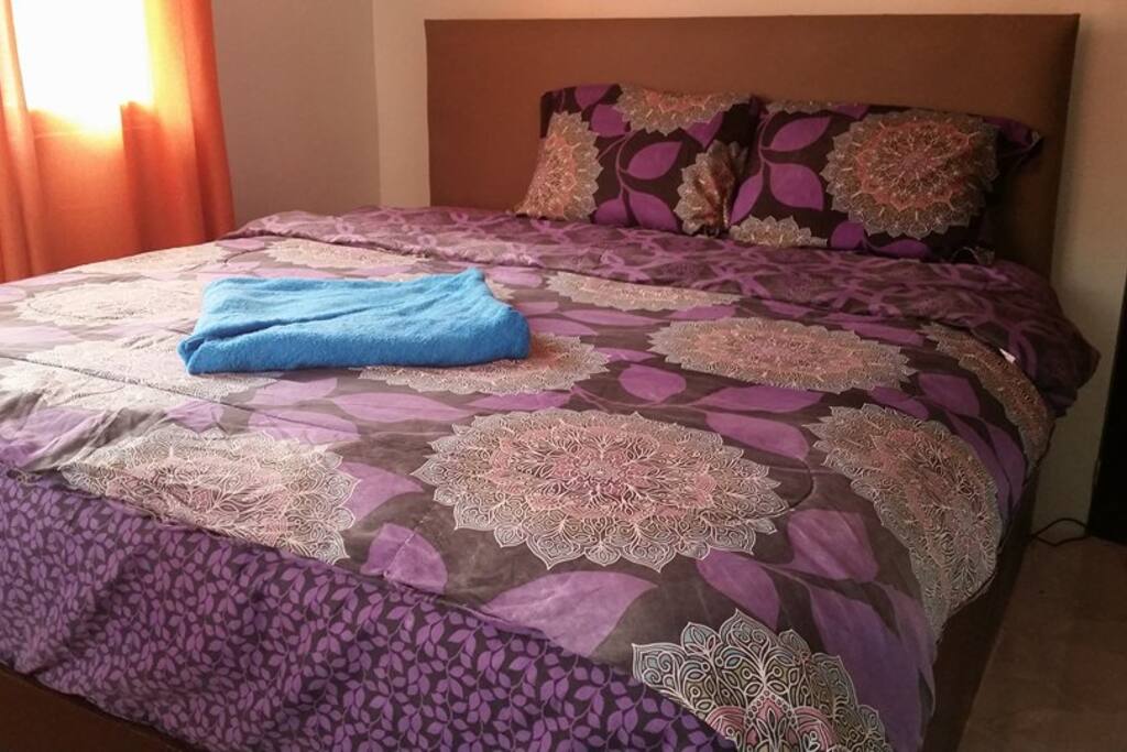 1 king size luxury bed from california