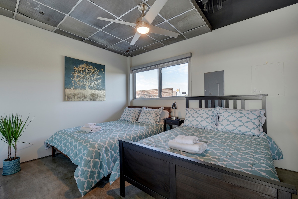 Stay on 6th Street | Walk to Convention Center