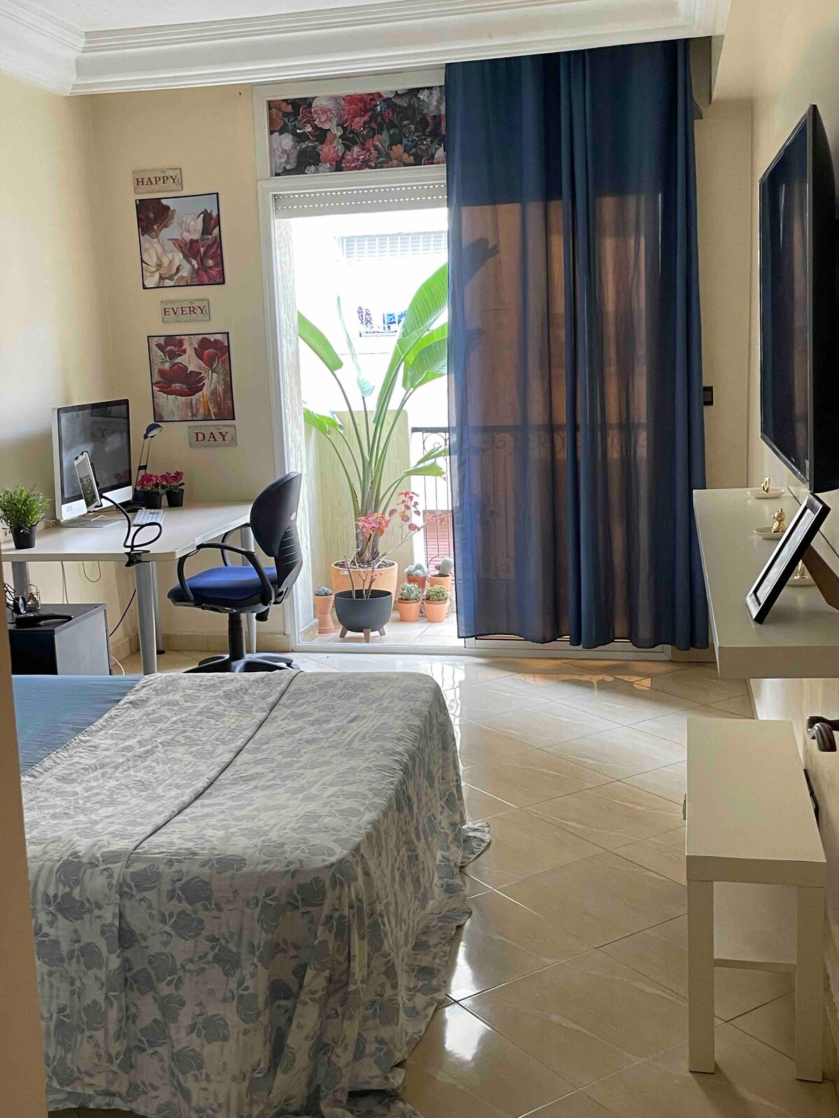 Apartment in Casablanca  1 bedroom  1 bed  15 bathrooms - image 5