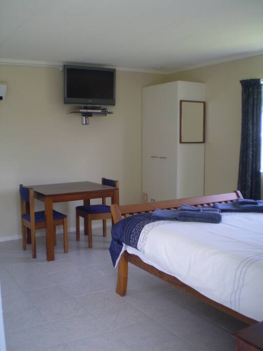 TV, DVD player