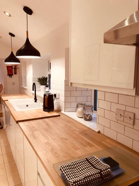 Cowslip; An old cottage with a cool modern vibe!