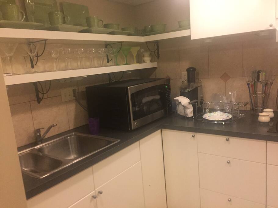 Kitchenette/Fridge that all guest have access to