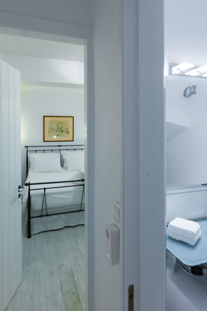 חדר שינה וחדר רחצה 2