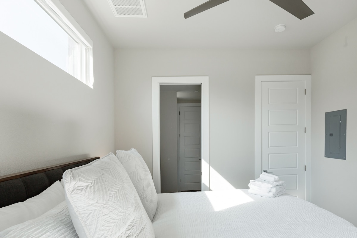 Capitol View Condos by One Fine Bnb - Paramount