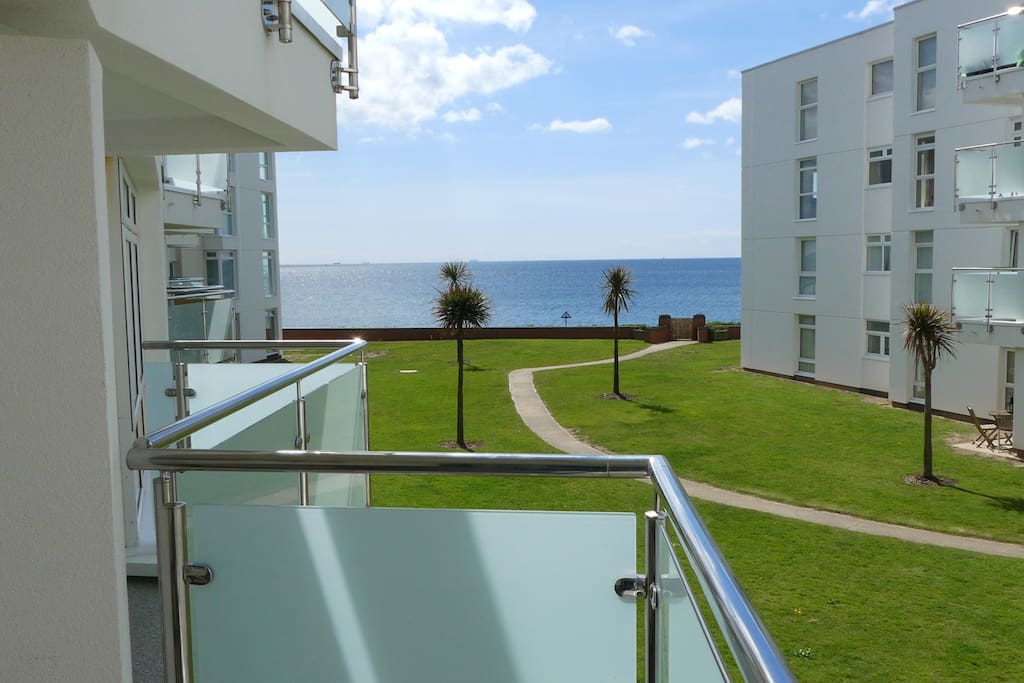 Private Beach Access, Modern Apartment, Sea Views Flats for Rent in