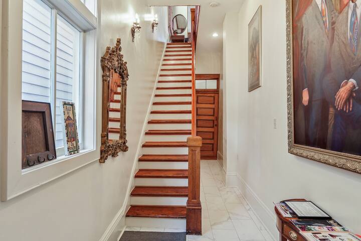 Historic Home Close to Everything gallery image 2