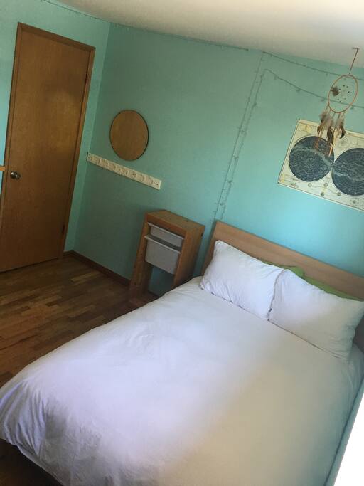 Main floor-Full bed