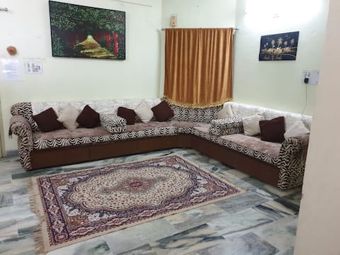 Cozy & Comfy Furnished Home (perfect for families)