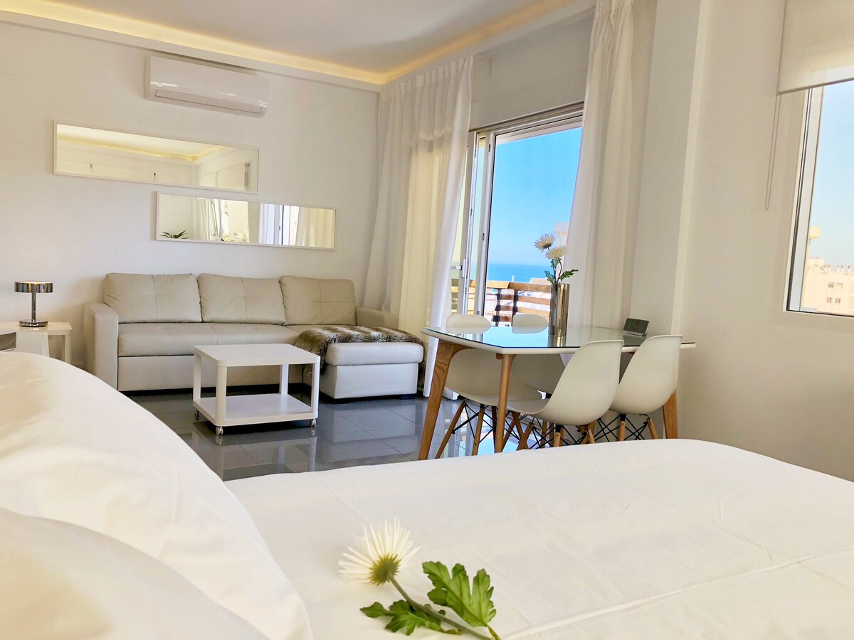 Colour therapy and beach in Torremolinos centre