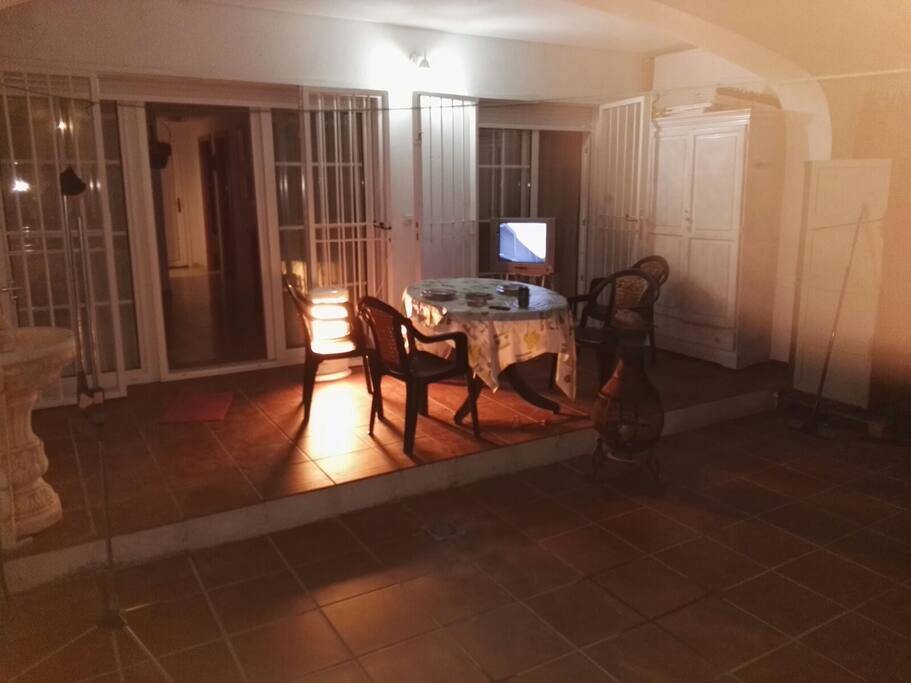 La estancia en este casa se aprecia cuando el patio en silencio y esin contaminación luminica te relaja con sus vistas....