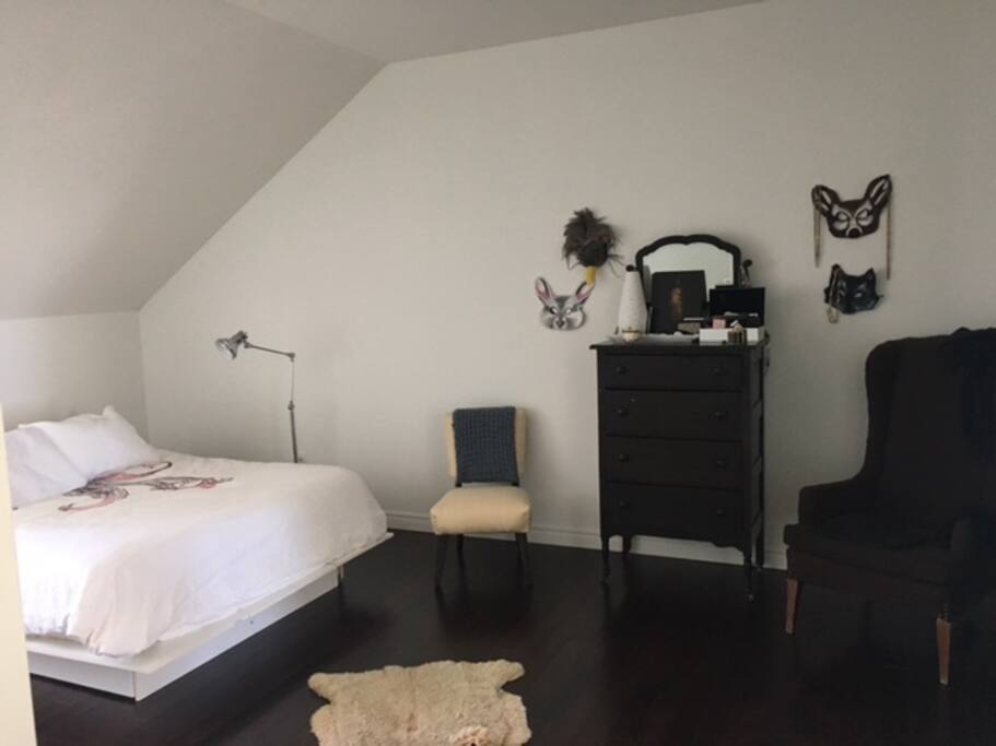 Large bedroom with walk-in closet