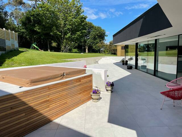 New Contemporary Luxury Home on the Hill of Howth gallery image 5