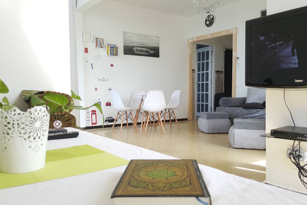 Espace hyper propre et saint