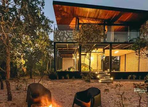 High-end home with Jacuzzi, spectacular view