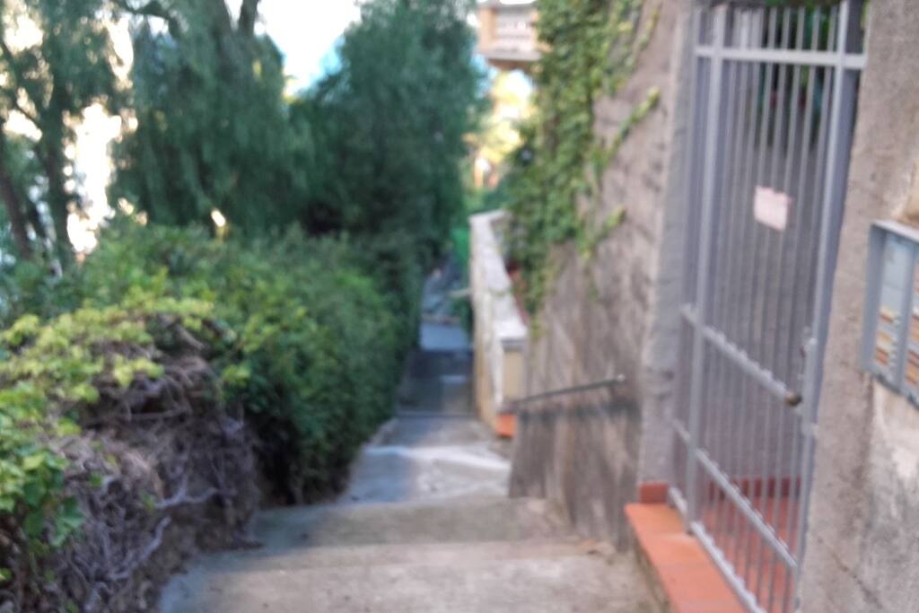 from the gate of the garden (on the right) you can access a staircase to go straight to Corso Imperatrice (3 to 5 min walking) and from there to the beach Lido Imperatrice....you just park the car in the private parking, forget it and walk everywhere...