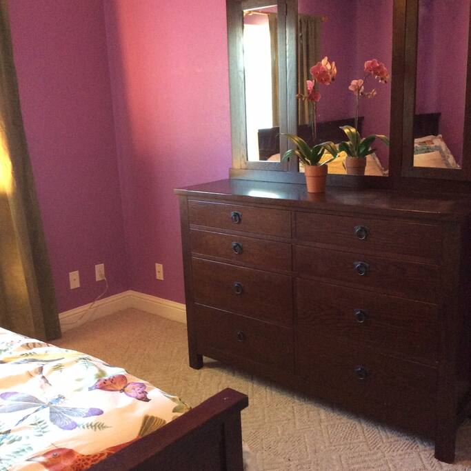 Queen bedroom