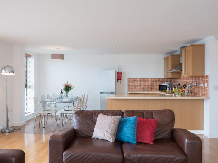 Lovely 3 Bed Penthouse With Phenomenal City Views - Lime Street Station - Liverpool