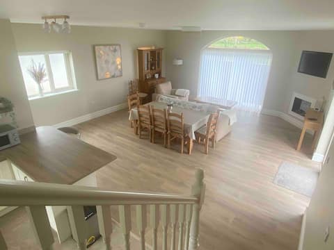 Ardálainn Lodge, Calming countryside setting.