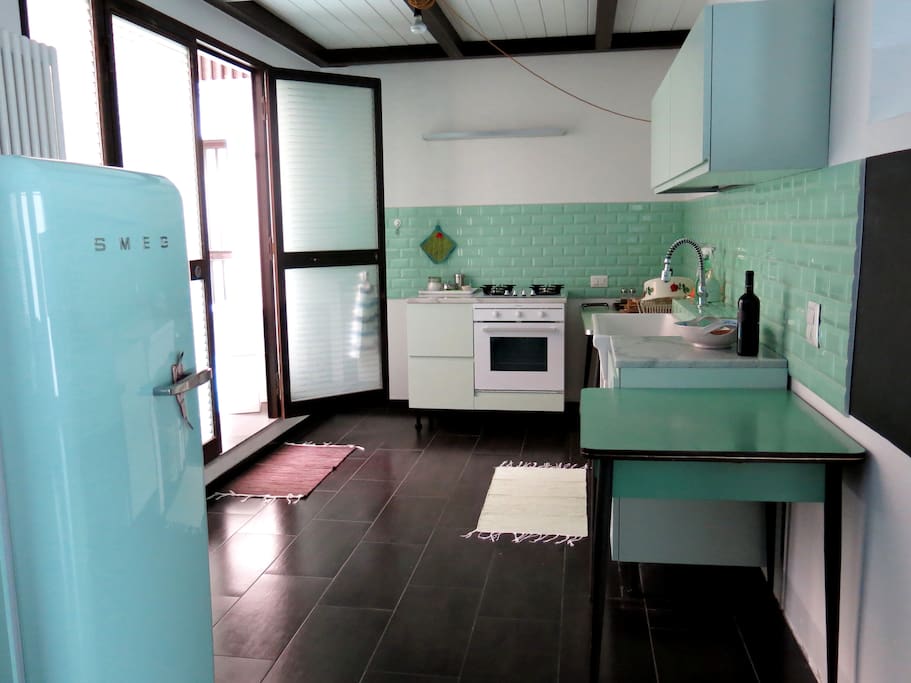 with a kitchen inspired to mid-century