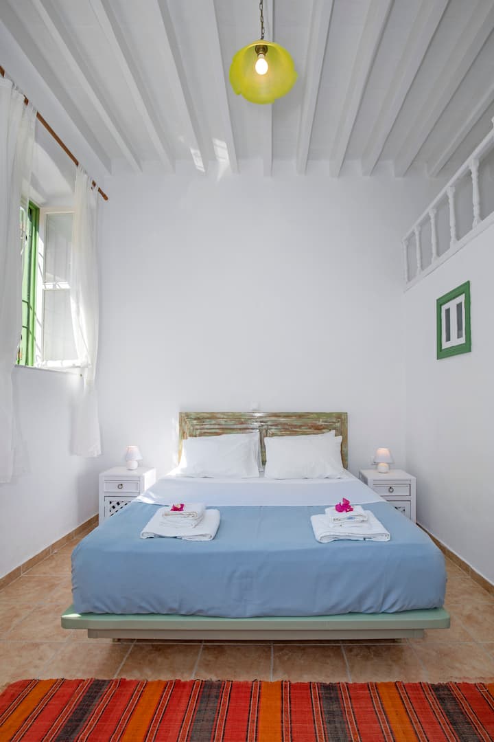 Um dos quartos de casal.