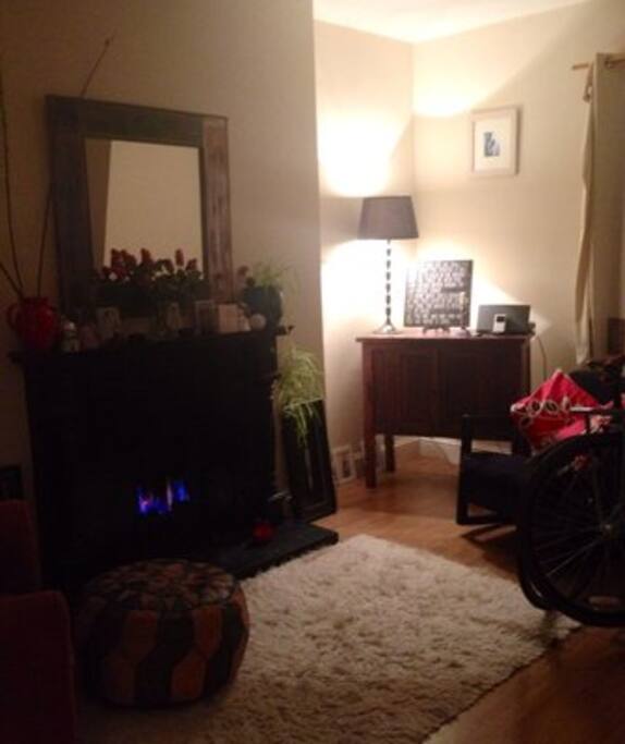 Living-room by night.