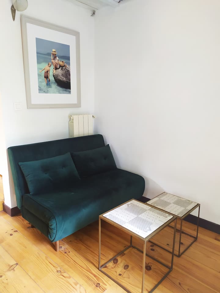 منطقة الاستراحة (سرير أريكة صغير)