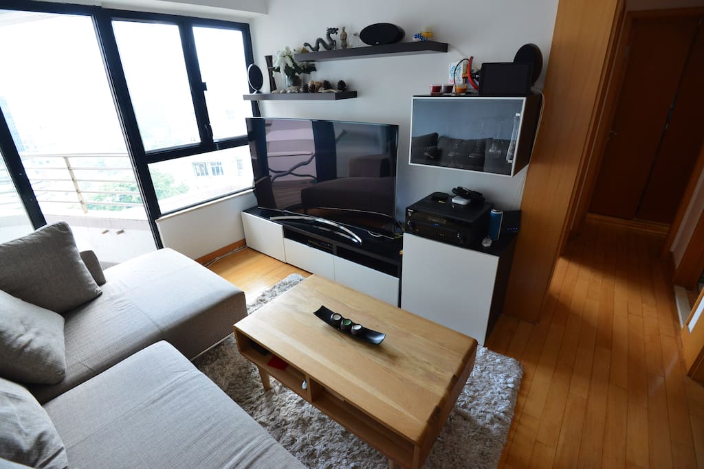 Living room with fantastic open view and small bacony