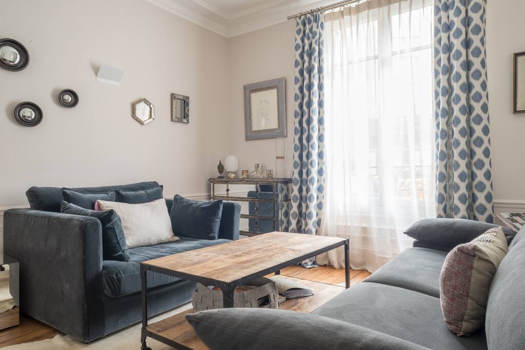Harmonious and comfortable living room