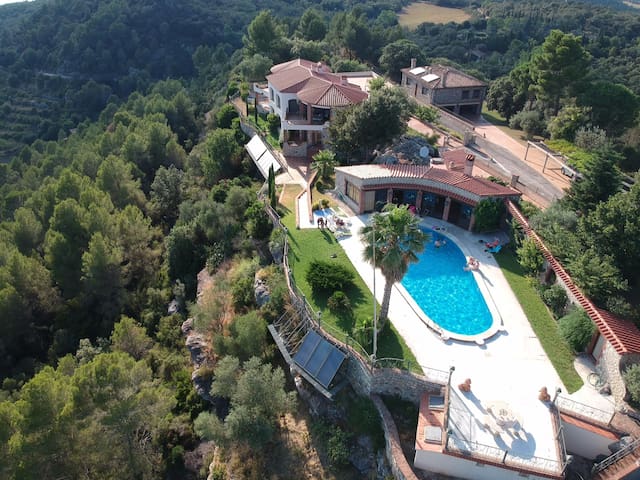 We call “Pool&View” name the house in your own way