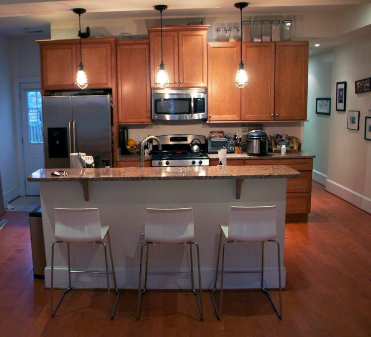 Full kitchen.