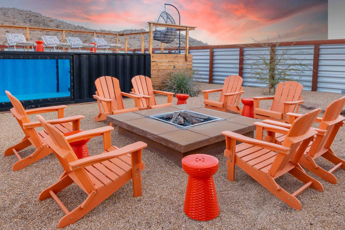 Retro Vibes, Pool, Spa & Game Room · The Birdhouse - Houses for