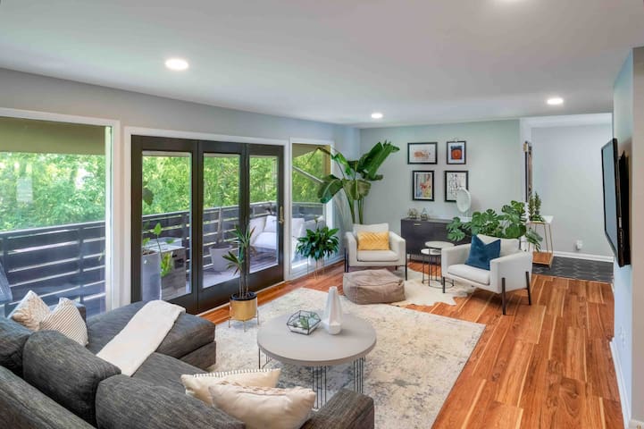 The Best of Nashville-5 minutes from Downtown!