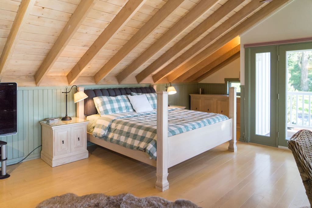 The Loft King Bed