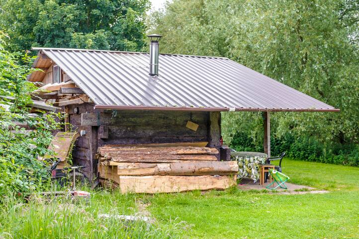 log cabin by river leicestershire. river cabin - huts for
