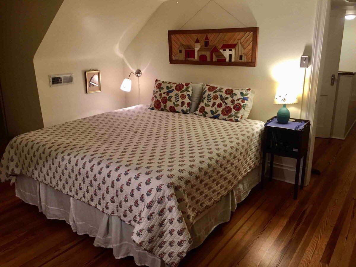 მე-2 სართული King - მთავარი საძინებელი. 