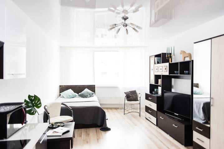 Studio in a new apartment. Center.