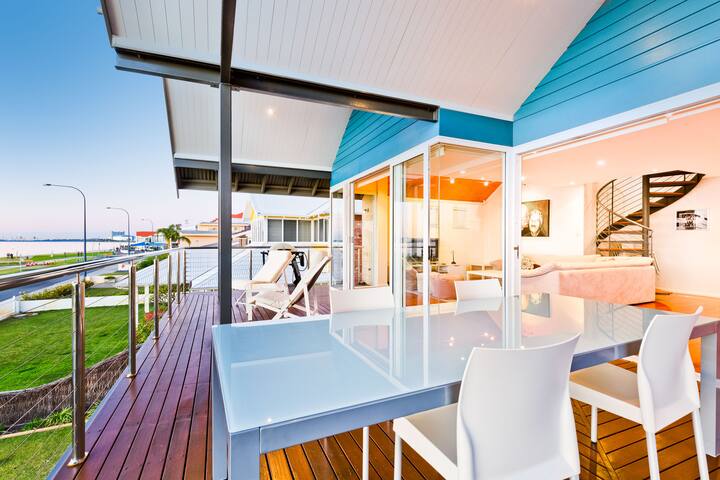Bluehaven Beach Retreat – Beachfront Luxury gallery image 3