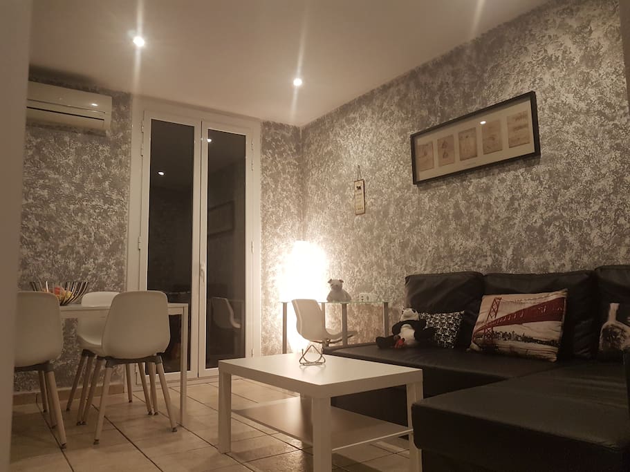 SALON-LIVING ROOM