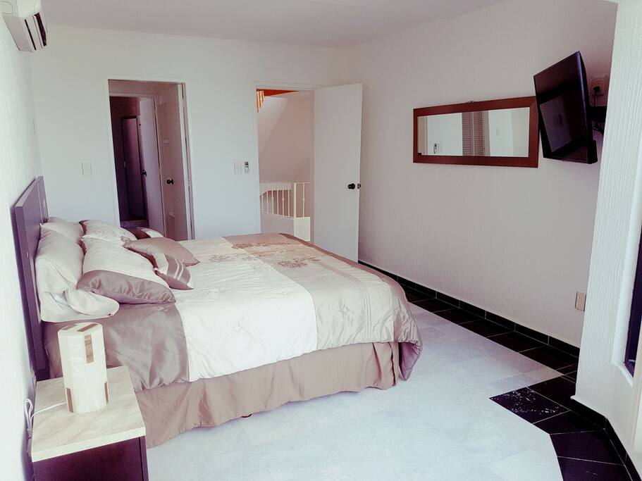 Bedroom 1
Recamara 1
Спальня 1