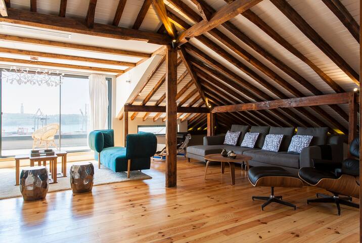 LUX LAPA Designer Penthouse gallery image 5