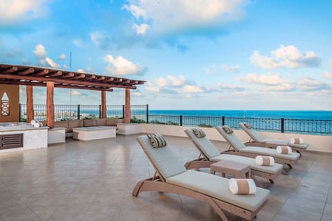 2BR Penthouse at Villa Del Palmar